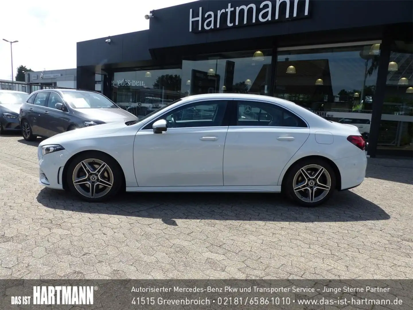 Mercedes-Benz A 220 4M Limo AMG+STANDHEIZ+KAMERA+LED+MBUX+NAVI White - 2