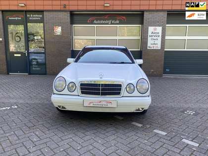 Mercedes-Benz E 200 benzine automaat concoursstaat vol optie,s
