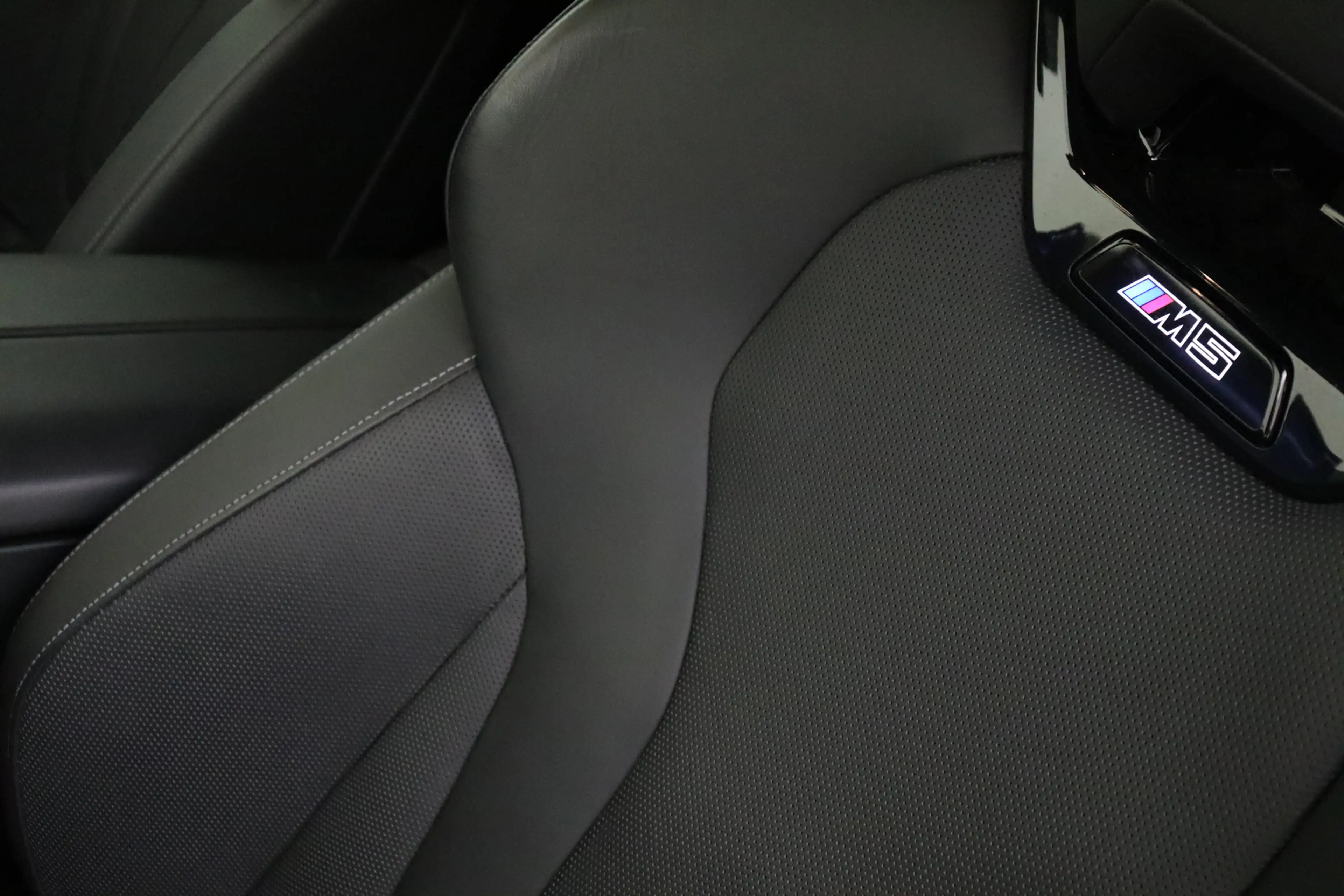 BMW M5 Automaat / M Drive Professional / Carbon Pack / Co — photo 8