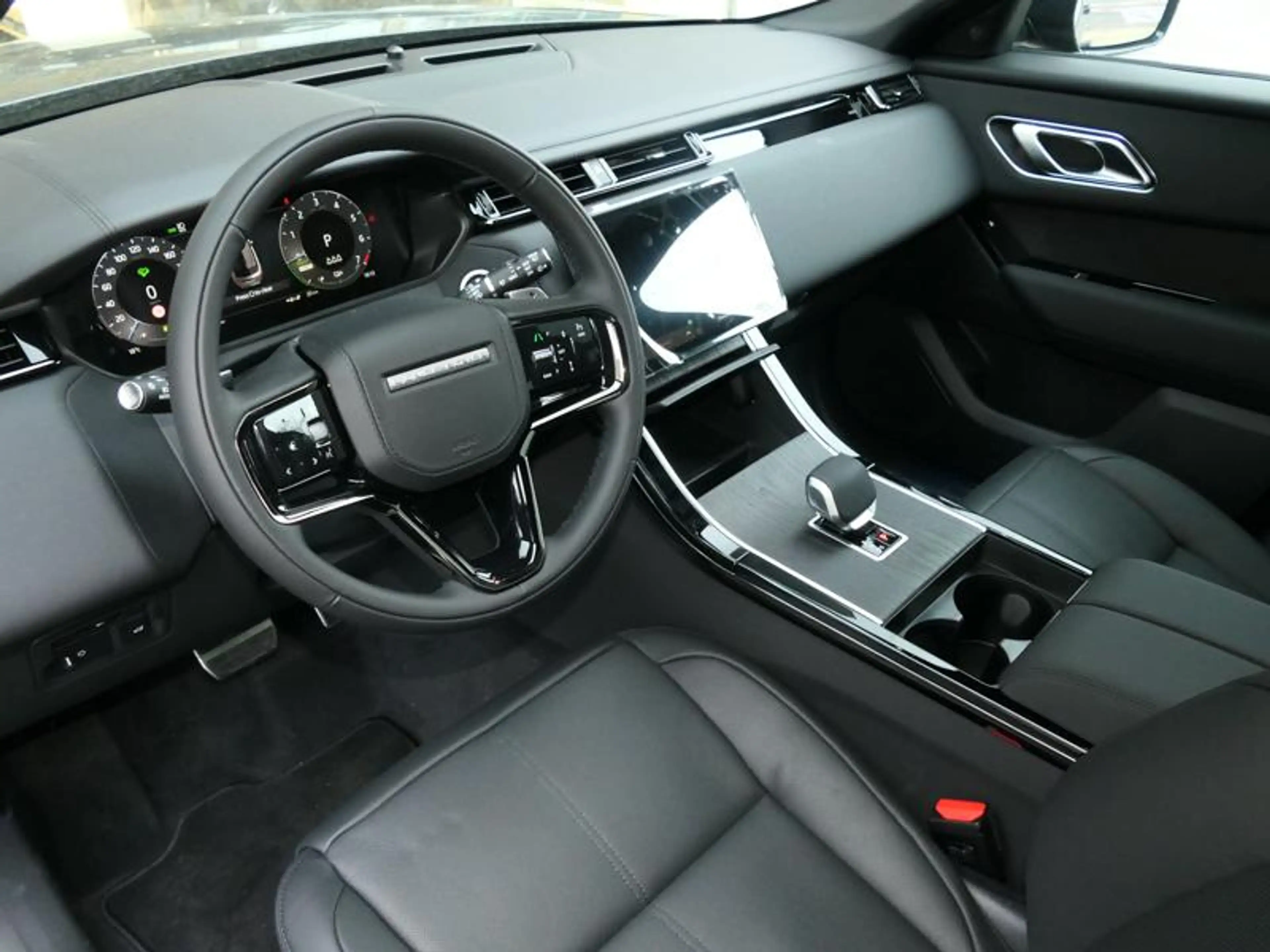 Land Rover Range Rover Velar P400e Dynamic SE AWD Auto. 26MY — photo 10