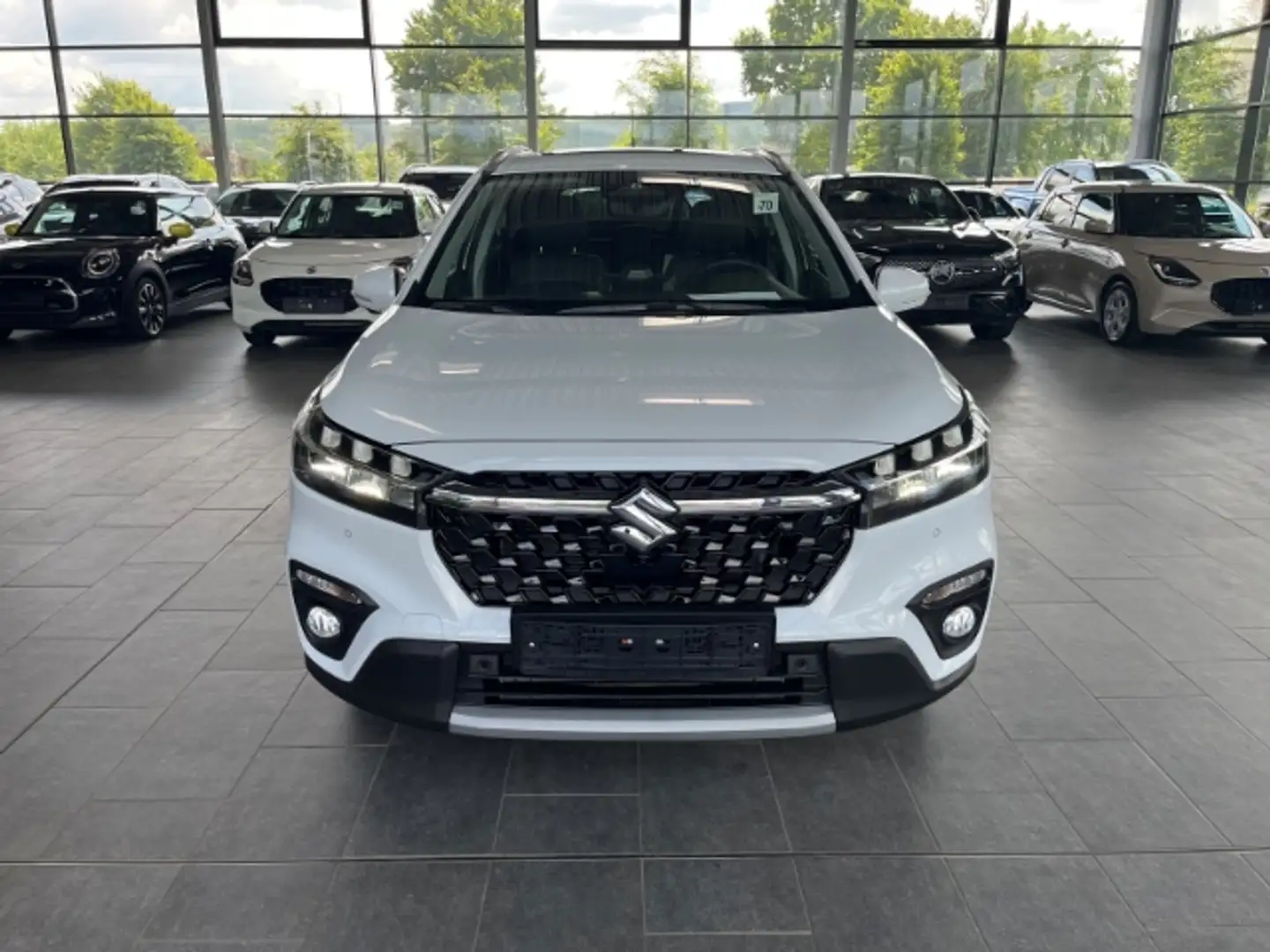 Suzuki SX4 S-Cross Comfort+ Panorama Navi 360 Kamera LED Apple CarPla Weiß - 2