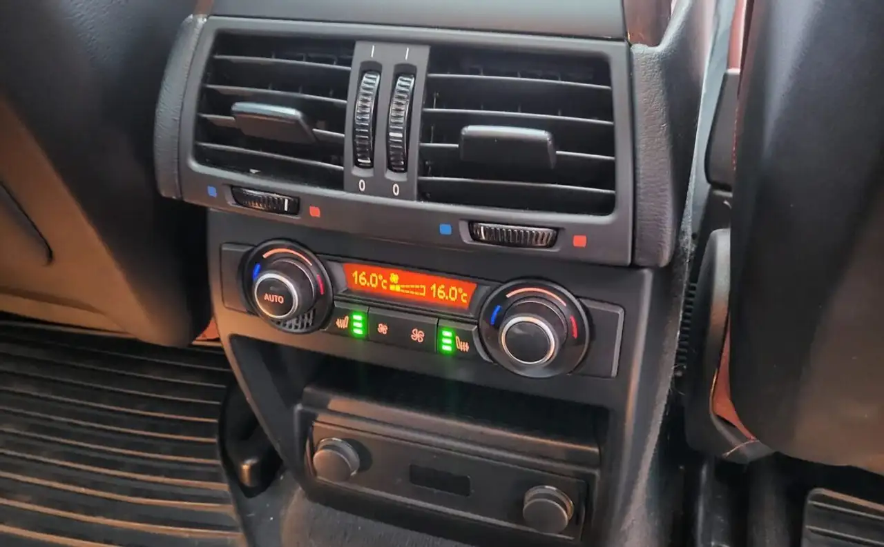 BMW X6 снимка BMW X6