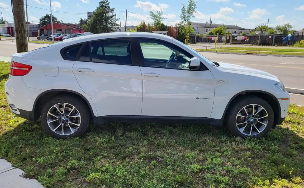 BMW X6 снимка BMW X6