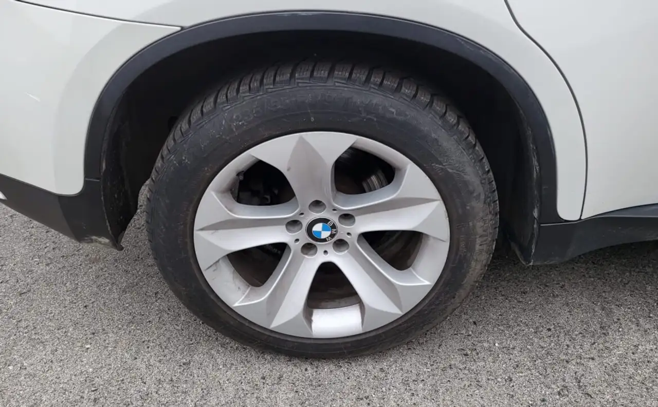 BMW X6 снимка BMW X6