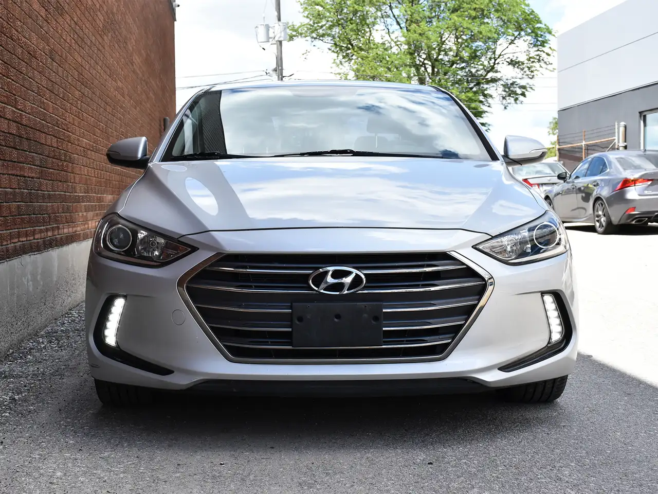 Hyundai ELANTRA photo Hyundai ELANTRA