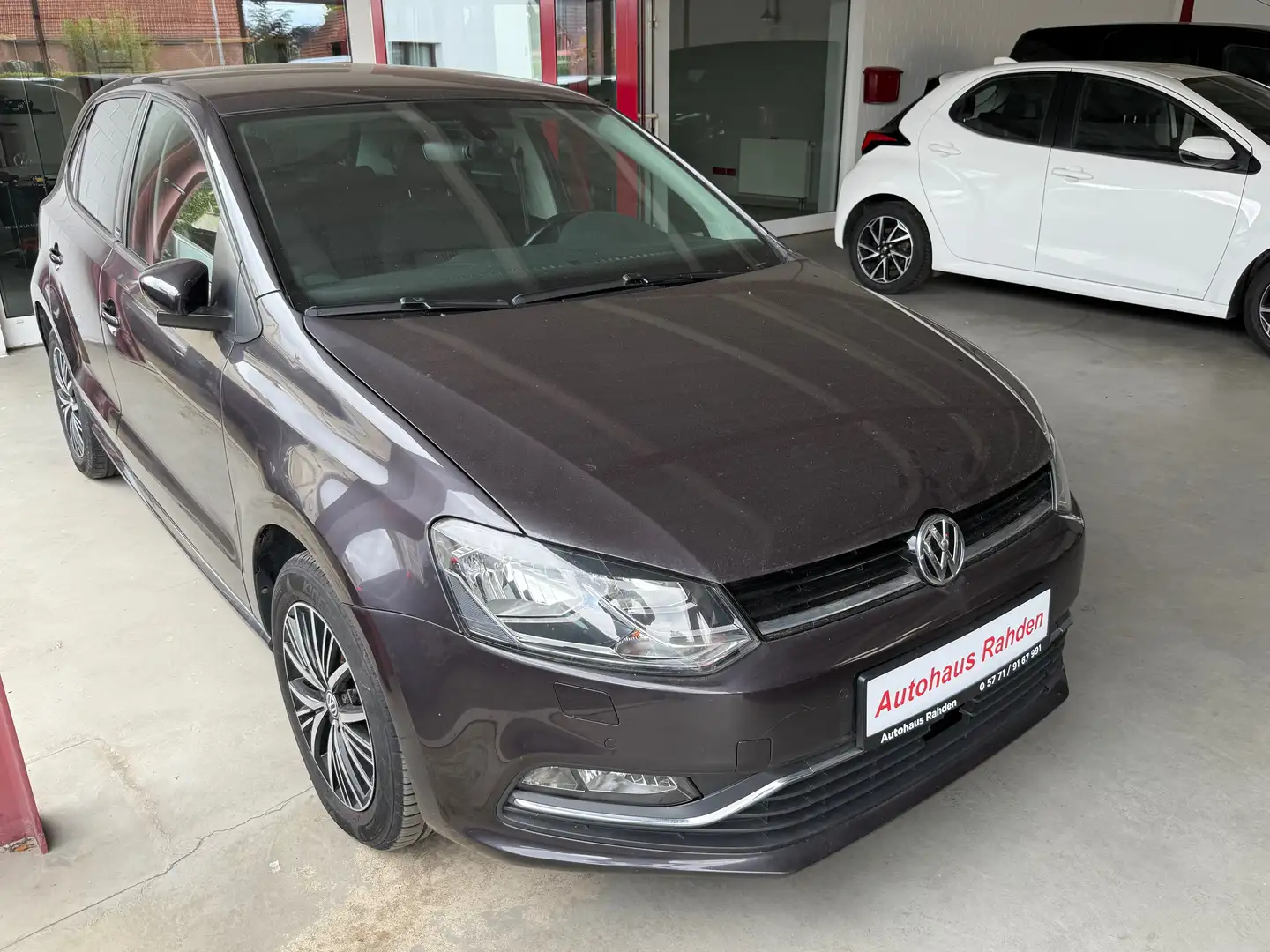 Volkswagen Polo 1.4 TDI (Blue Motion Technology) DSG Comfortline Фиолетовый - 1