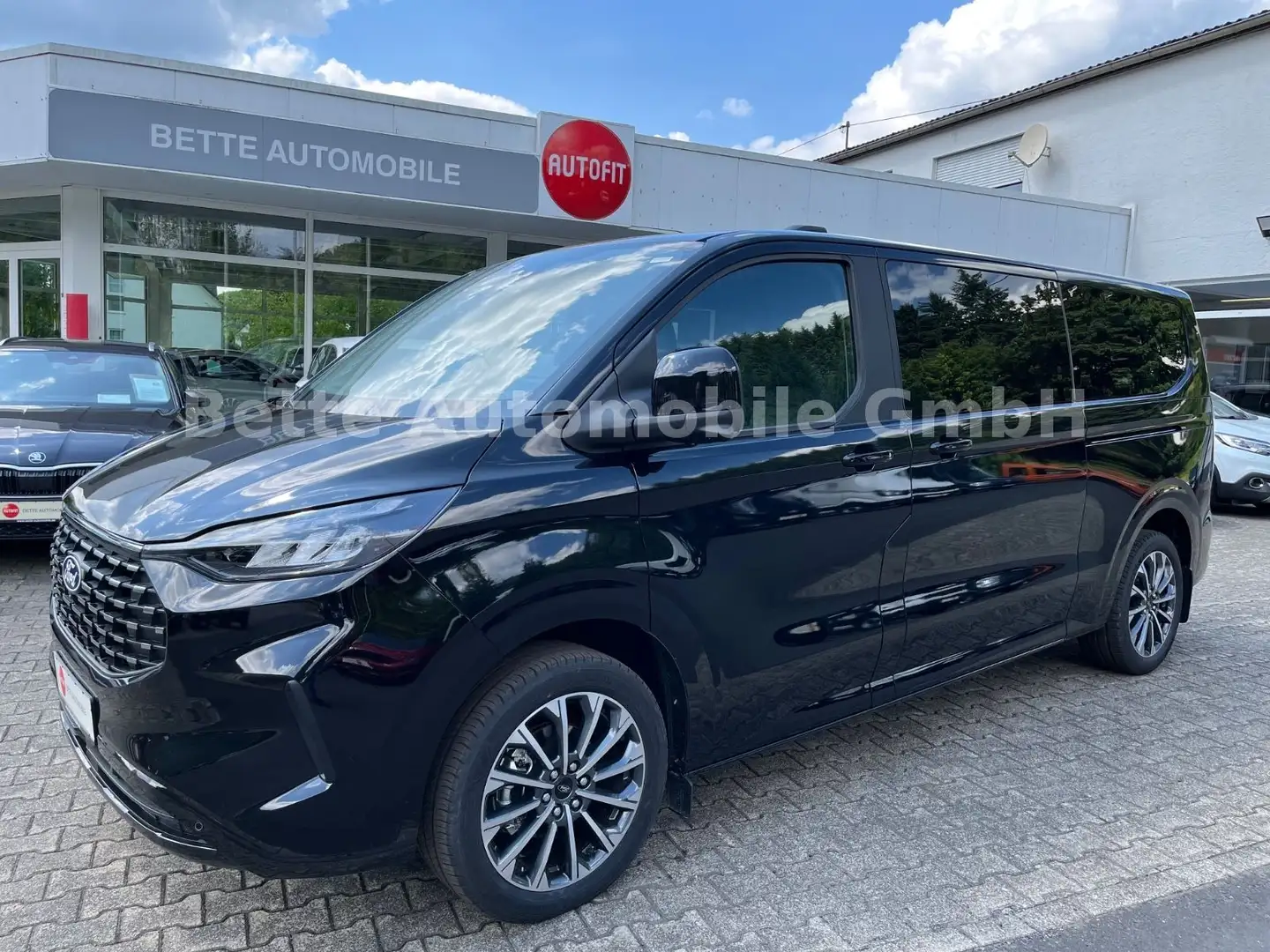 Ford Tourneo Custom 2.0  Titanium X *NAV*ACC*360°  L2 Schwarz - 1