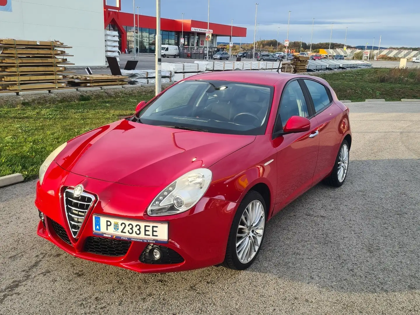 Alfa Romeo Giulietta 1,4 TB pickerl NEU!!!! Rot - 1