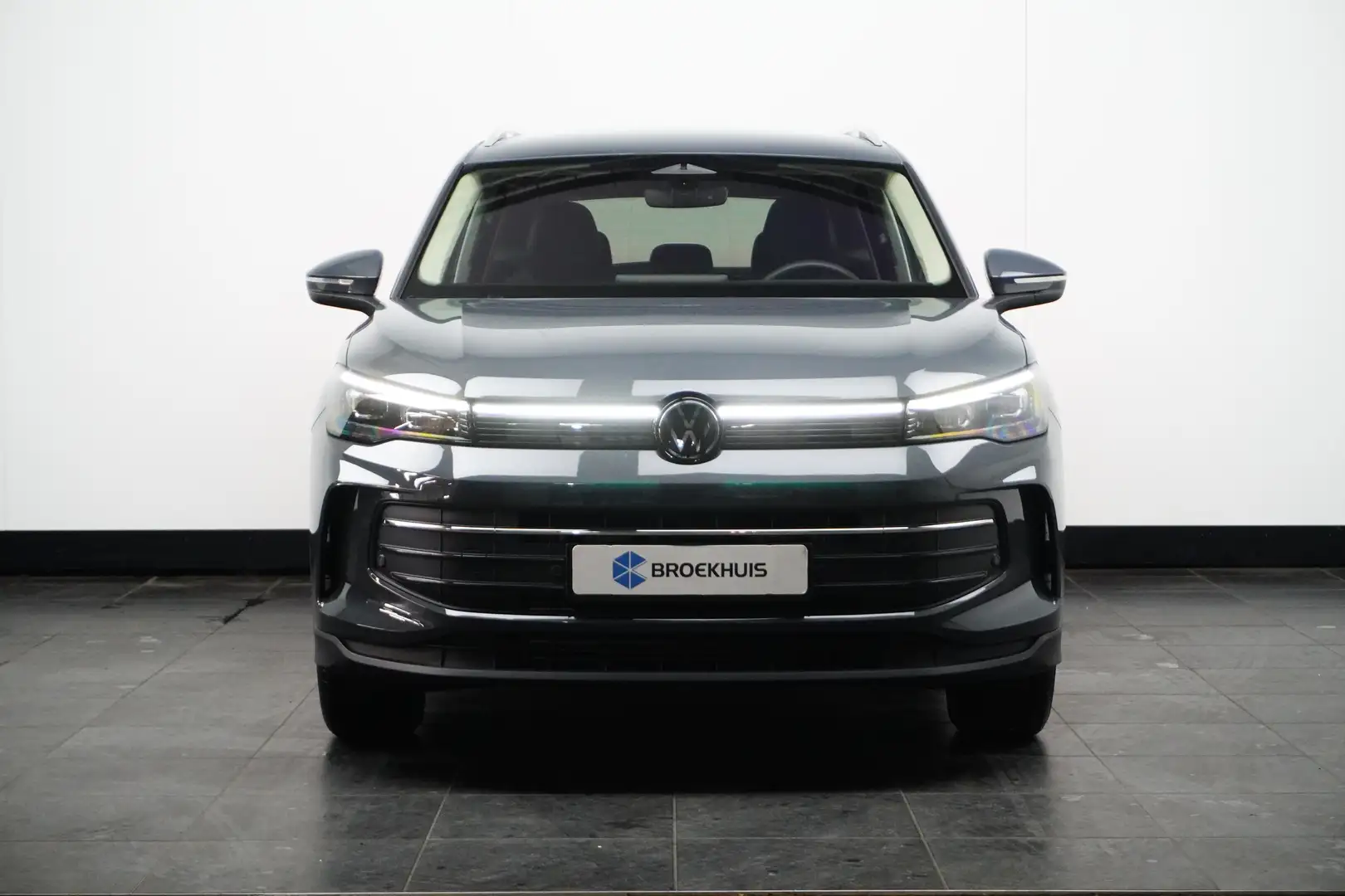 Volkswagen Tiguan 1.5 eTSI 150 pk Life | Wegklapbare Trekhaak | Acht Gris - 2