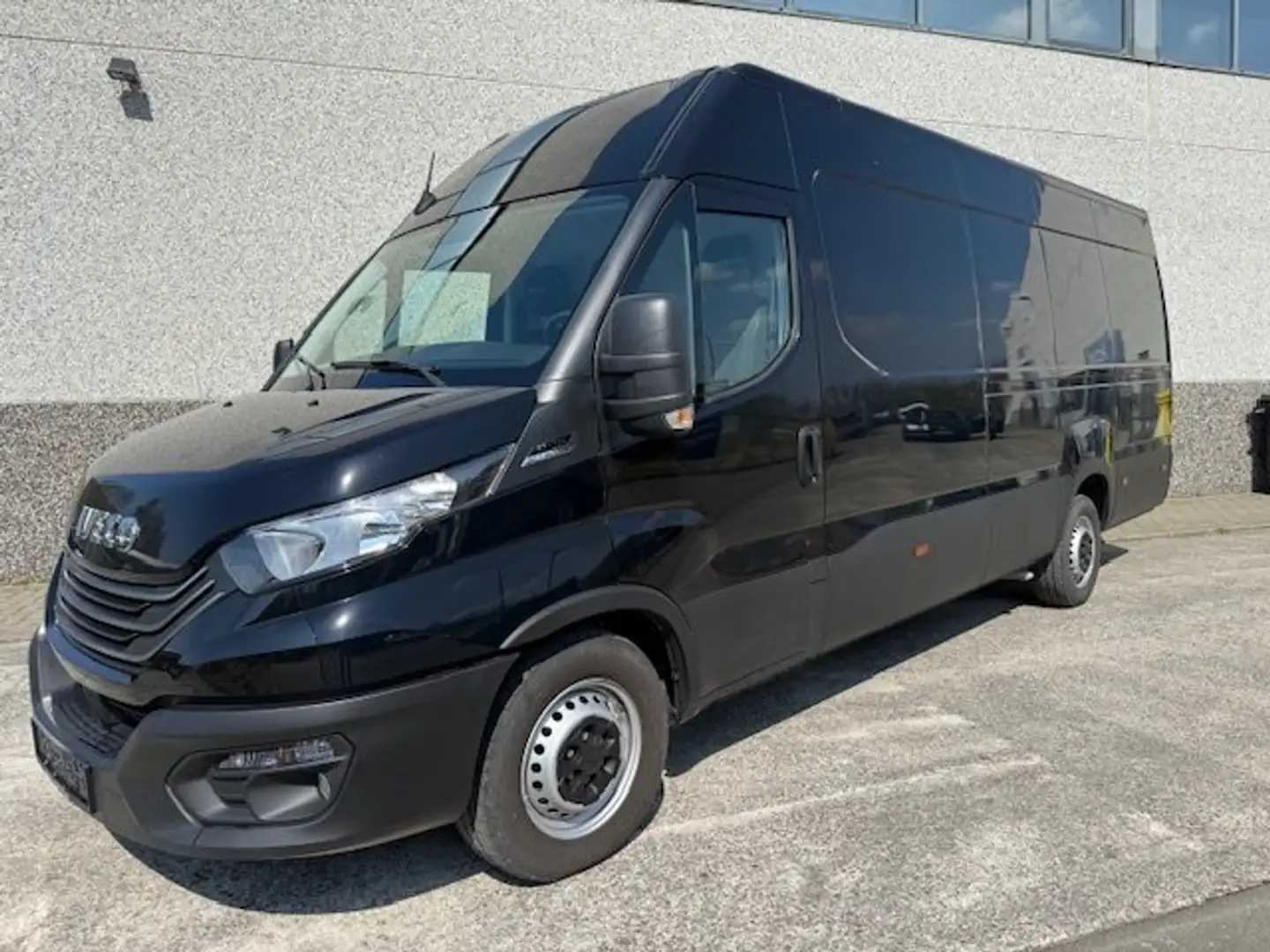 Iveco Daily 35S14 Noir - 1