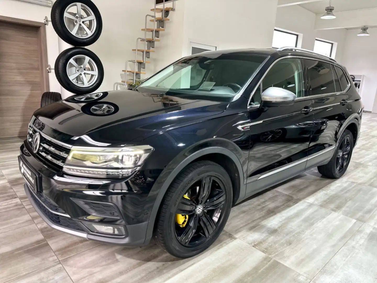 Volkswagen Tiguan Allspace Highline 4Motion *AHK* 7 Sitze* Schwarz - 1