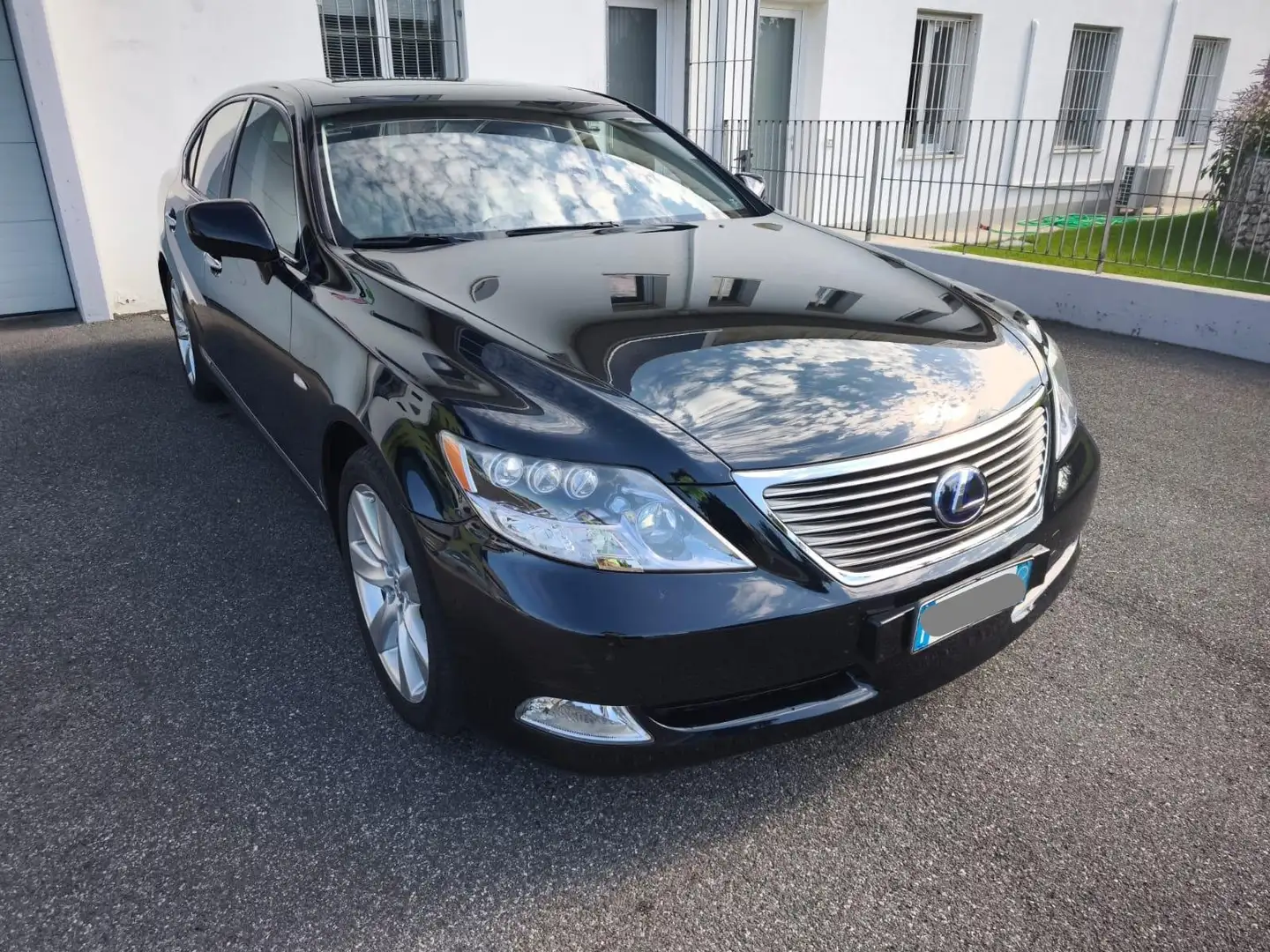 Lexus LS 600 LS 600Ah 5.0 auto - 1