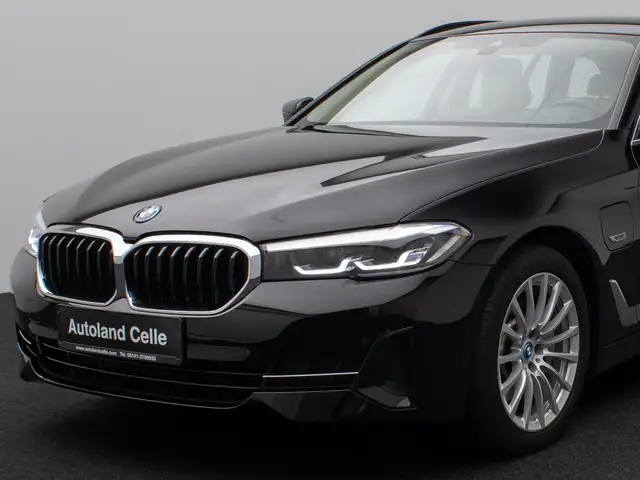 BMW 5 Series view 18