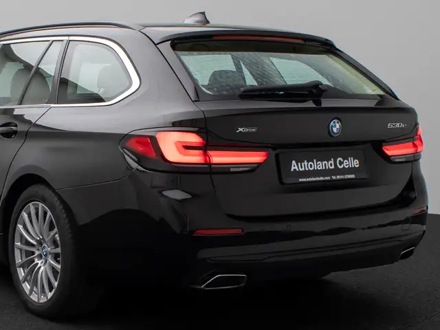 BMW 5 Series view 17
