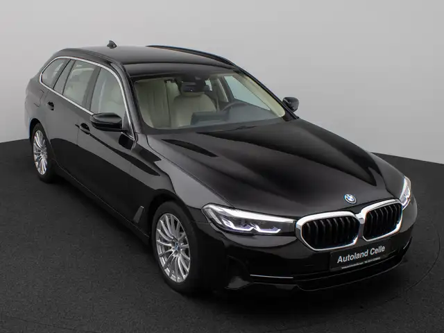 BMW 5 Series view 3