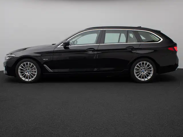 BMW 5 Series view 11