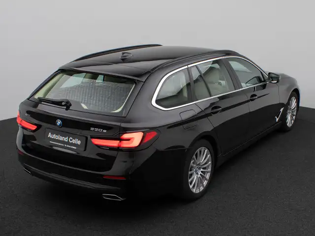 BMW 5 Series view 7