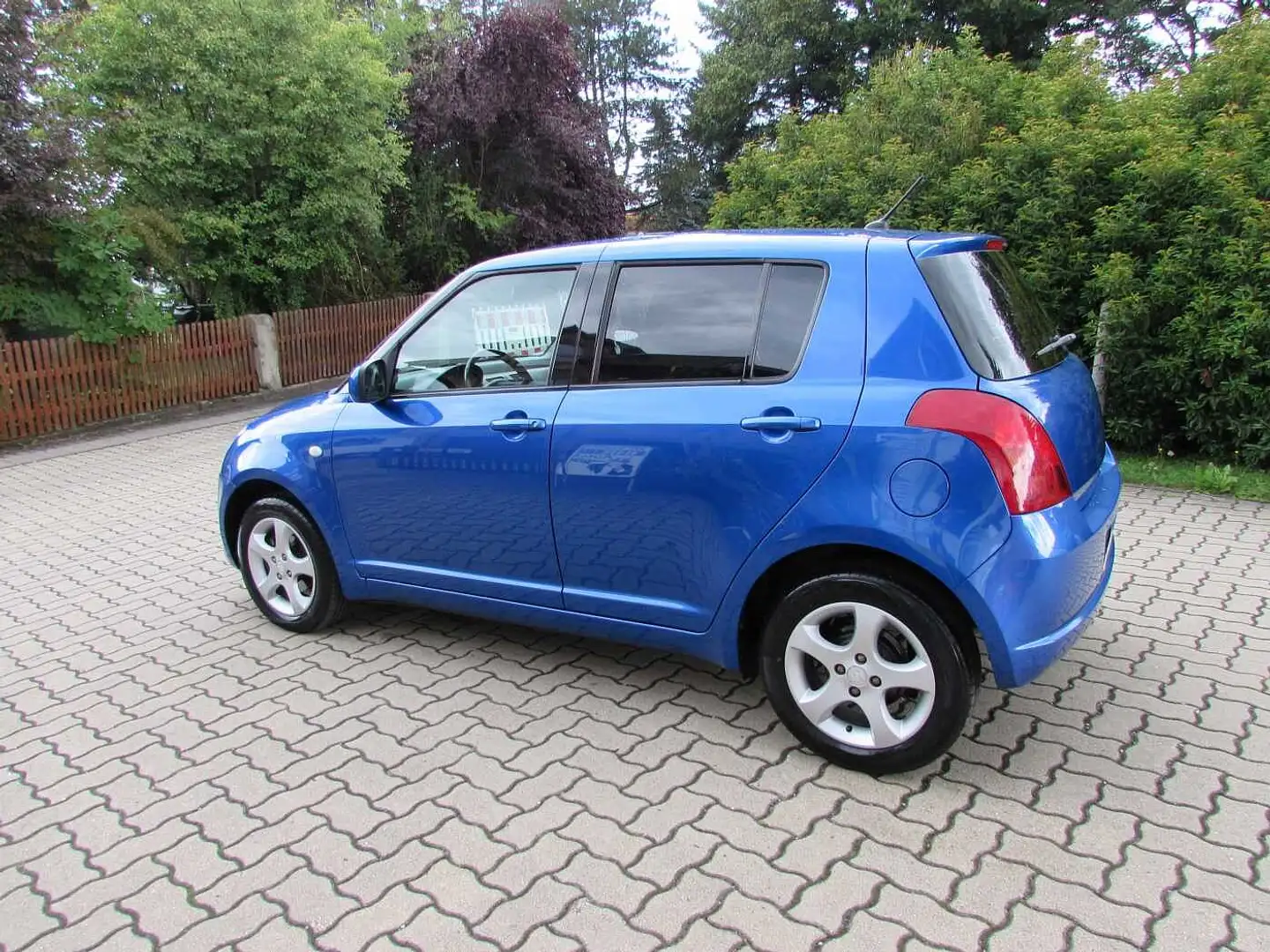 Suzuki Swift 1.3 4x4 Comfort 5-T. Blau - 2