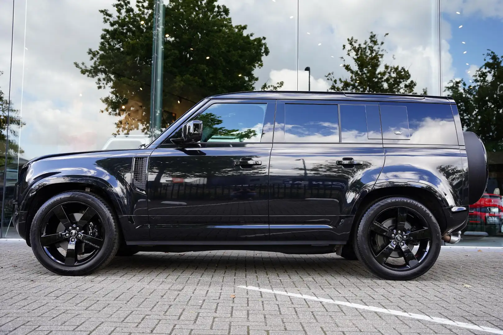 Land Rover Defender 110 P 525 V 8 Black Edition Zwart - 2