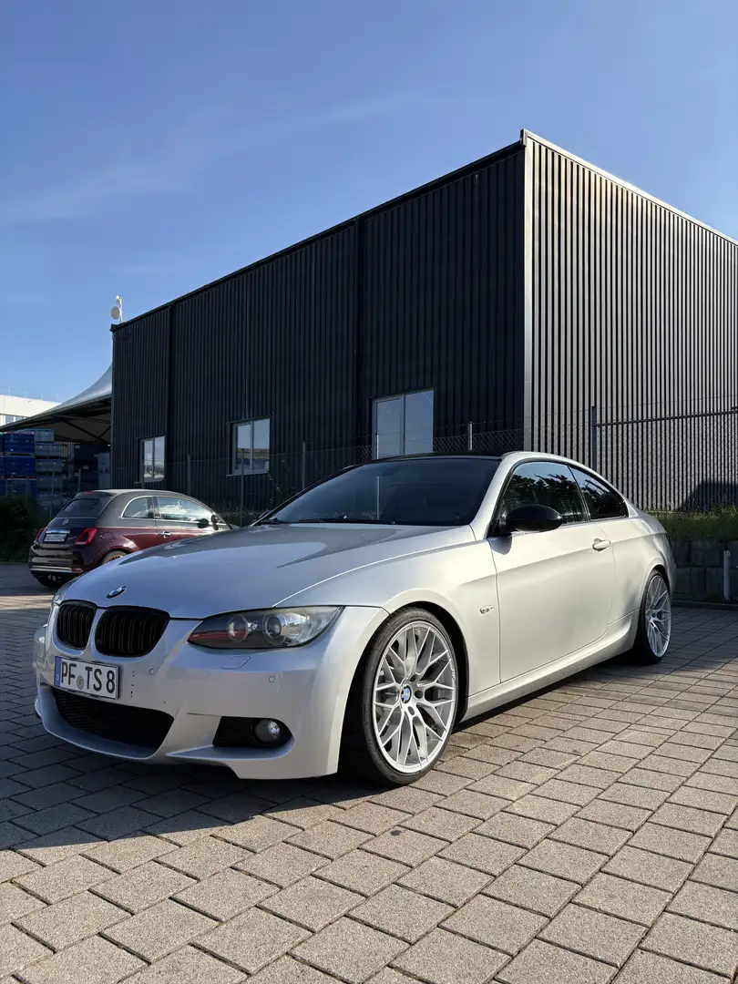 BMW 330 E92 M-Paket / 335i Heck Umbau / N52B30 / TÜV NEU - 1