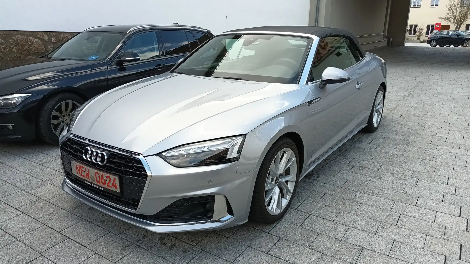 Audi A5 40 TFSI Cabrio advanced Kopfraum Matrix HU+ServNEU Silber - 1