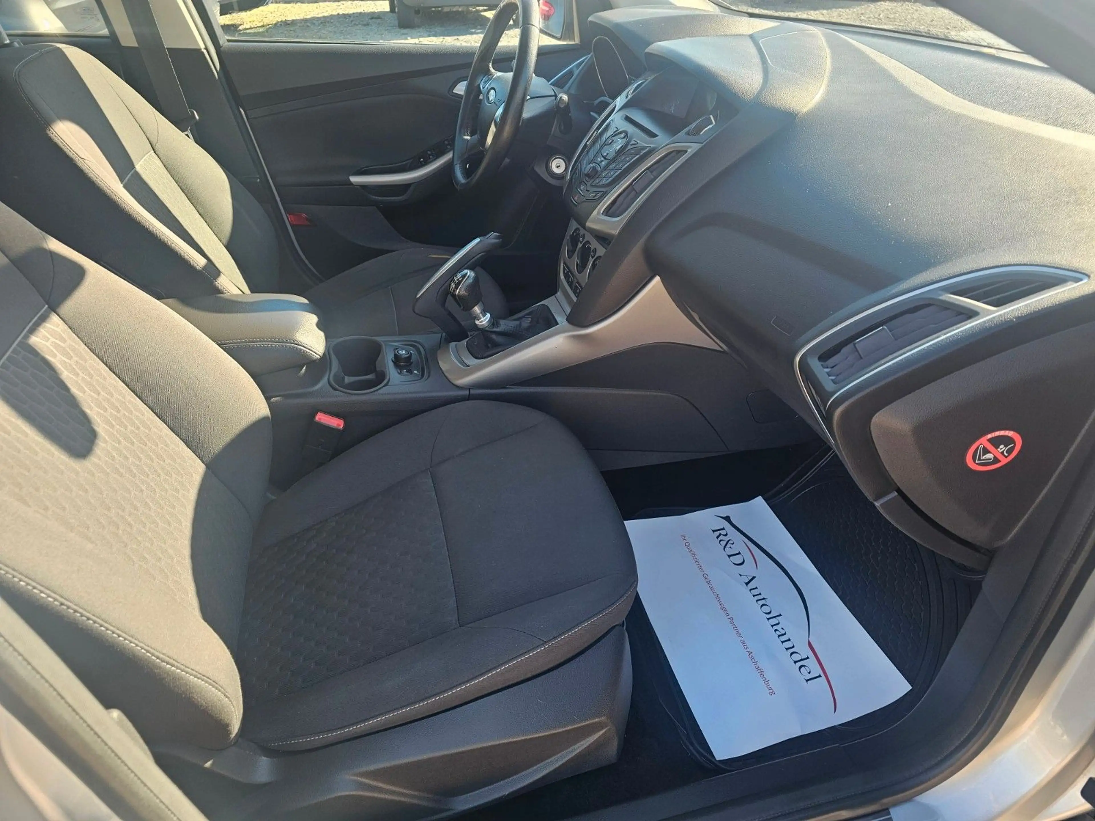 Ford Focus Turnier Champions Edition — photo 15