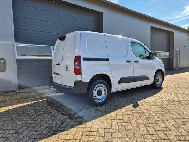 Peugeot Partner Premium L1  1.5 BlueHDI 102PS 2-Sitzer AHK Klim...