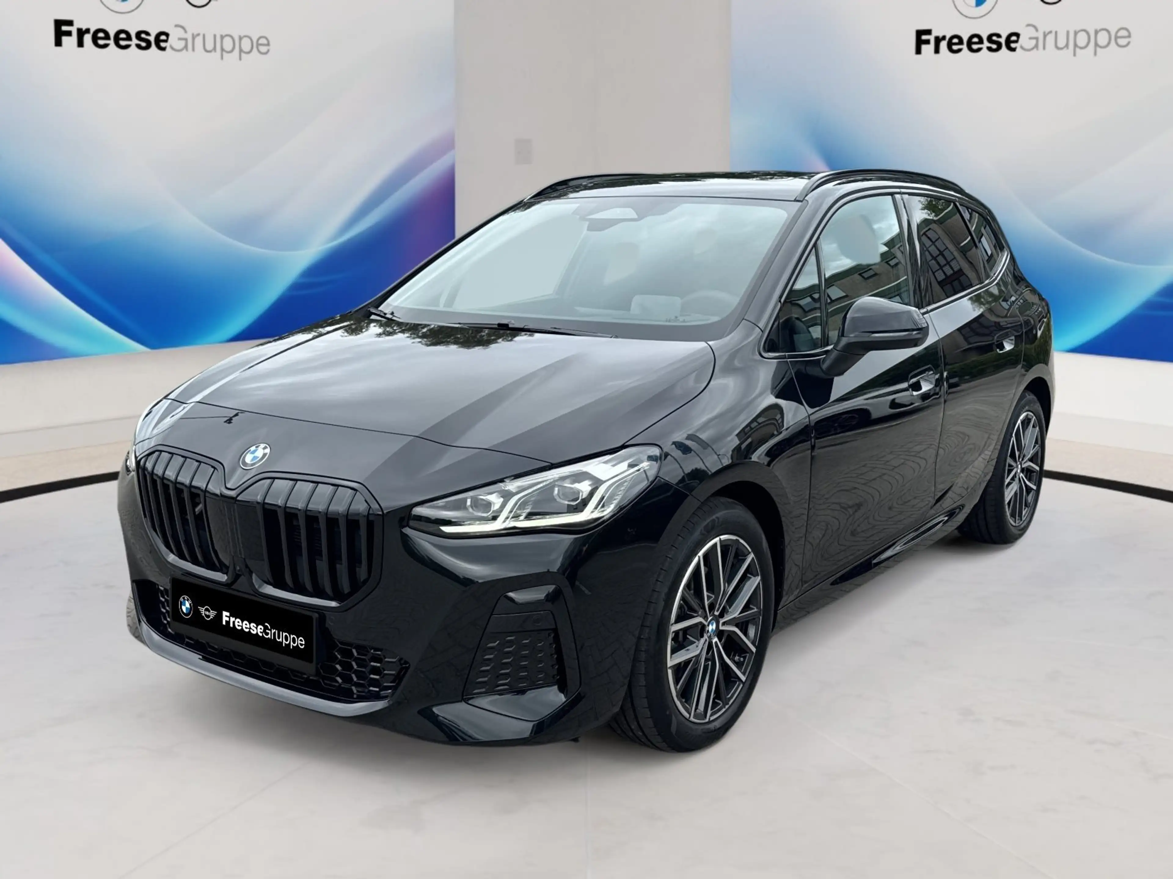BMW 220 i AHK 360° HEAD-UP PANO RFK HIFI LENKRADHZ BT