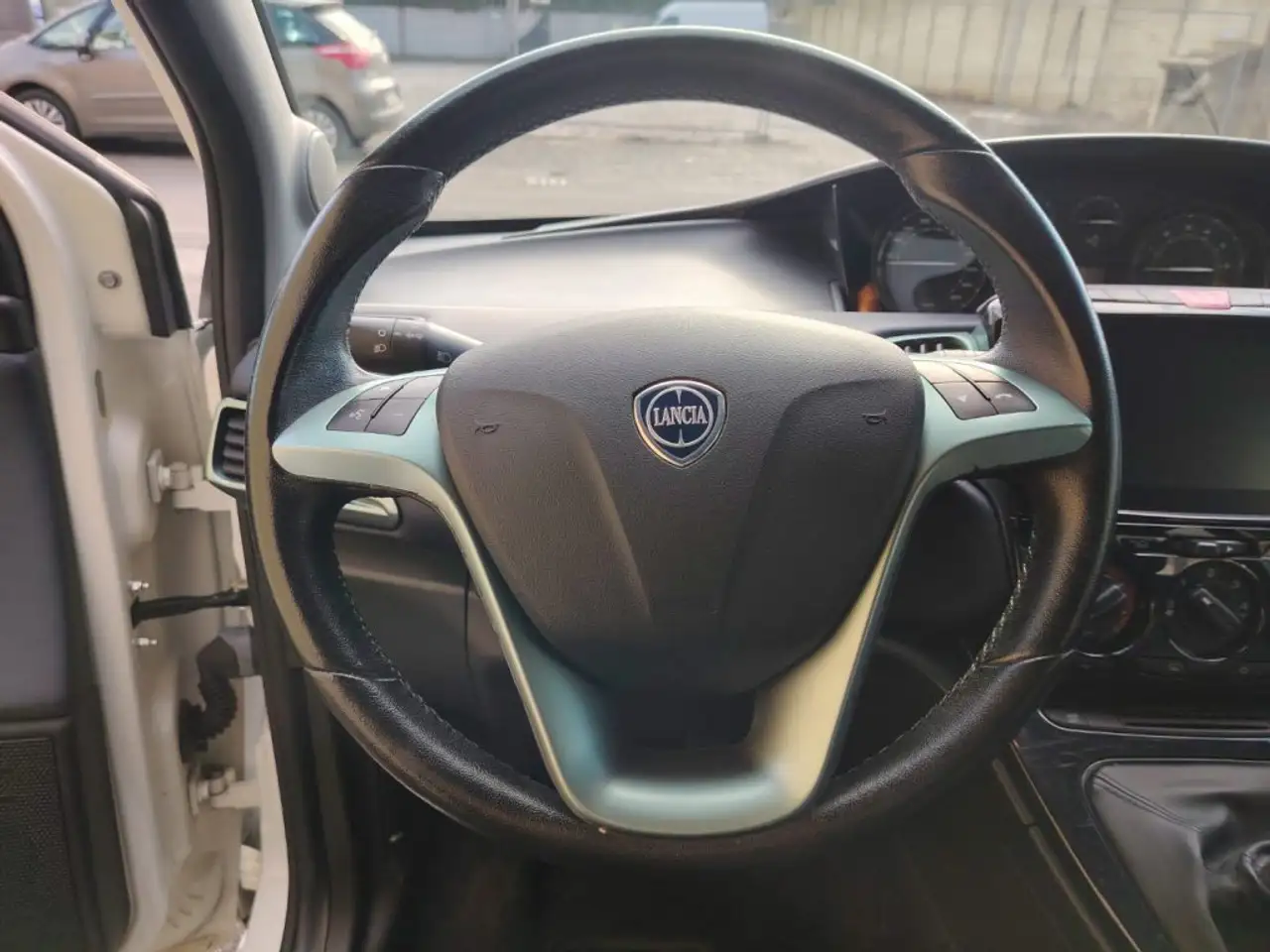 Lancia Ypsilon 2023 — фото 11