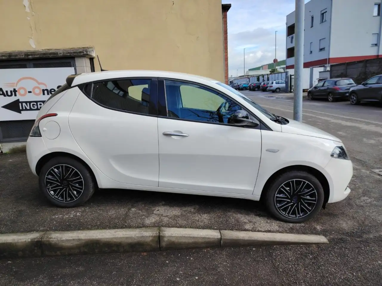 Lancia Ypsilon 2023