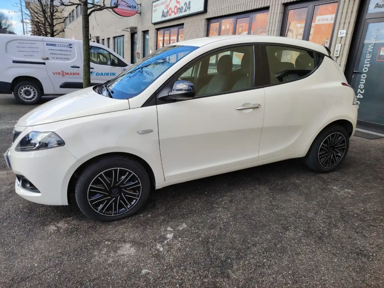 Lancia Ypsilon 2023