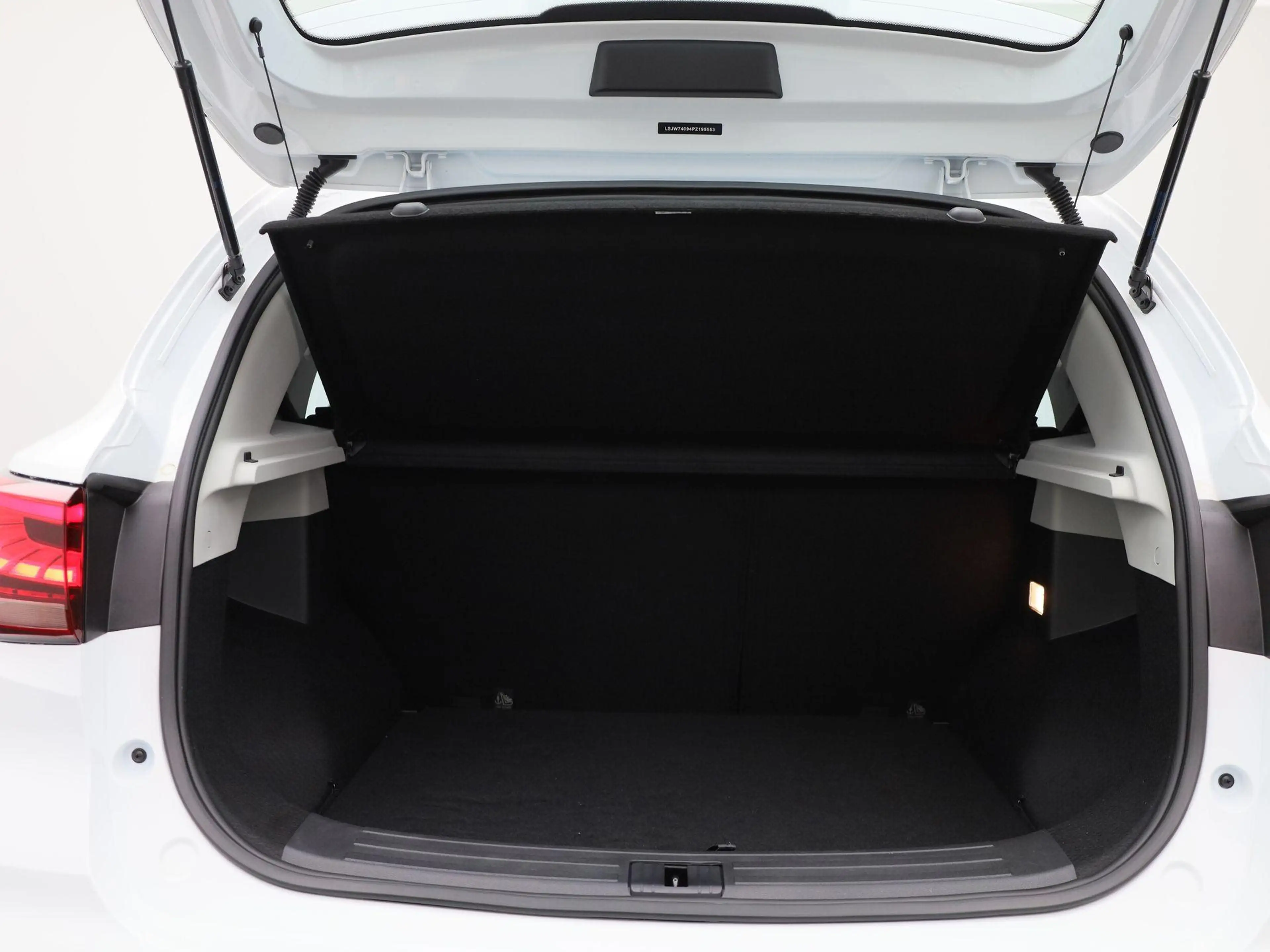 MG ZS Standard Range 51 kWh Comfort — photo 14