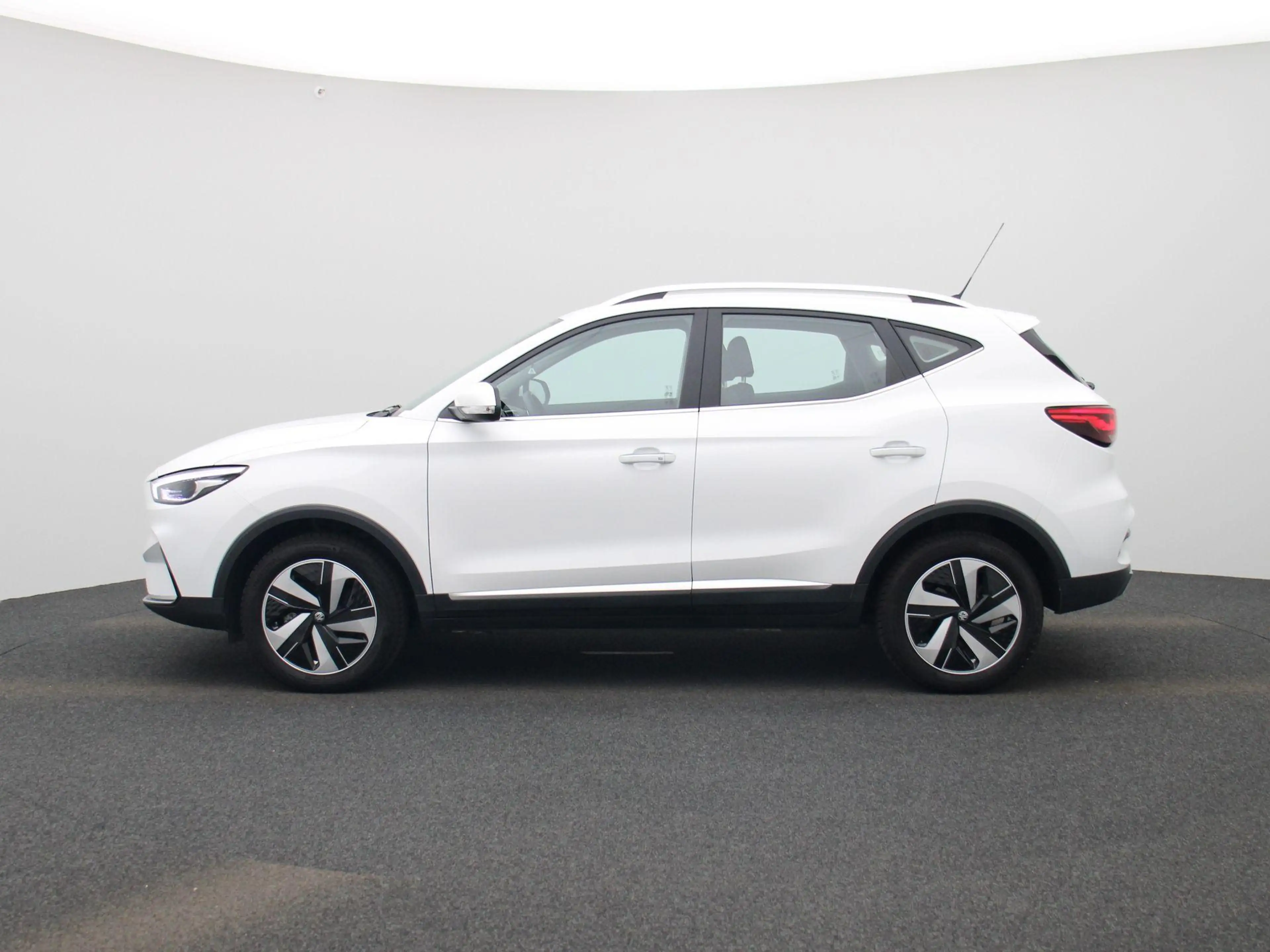 MG ZS Standard Range 51 kWh Comfort — photo 4