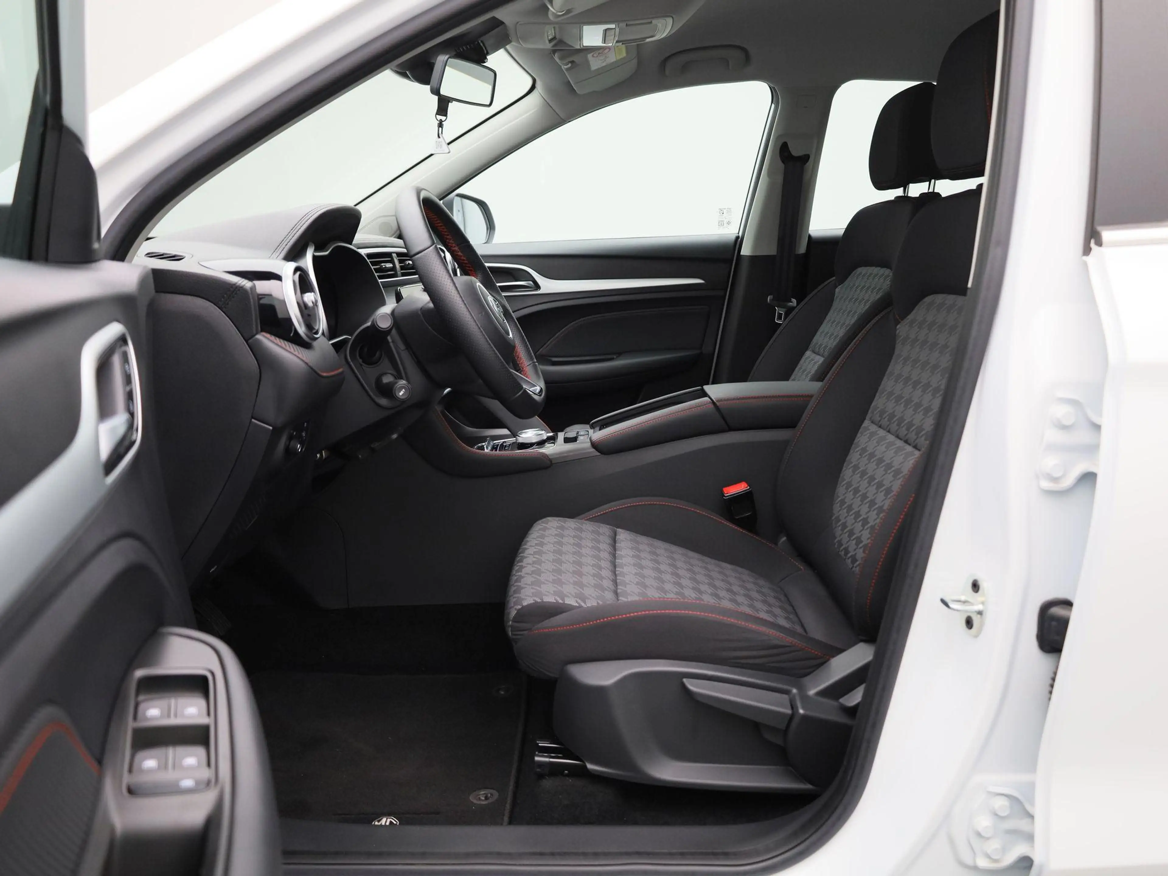 MG ZS Standard Range 51 kWh Comfort — photo 11