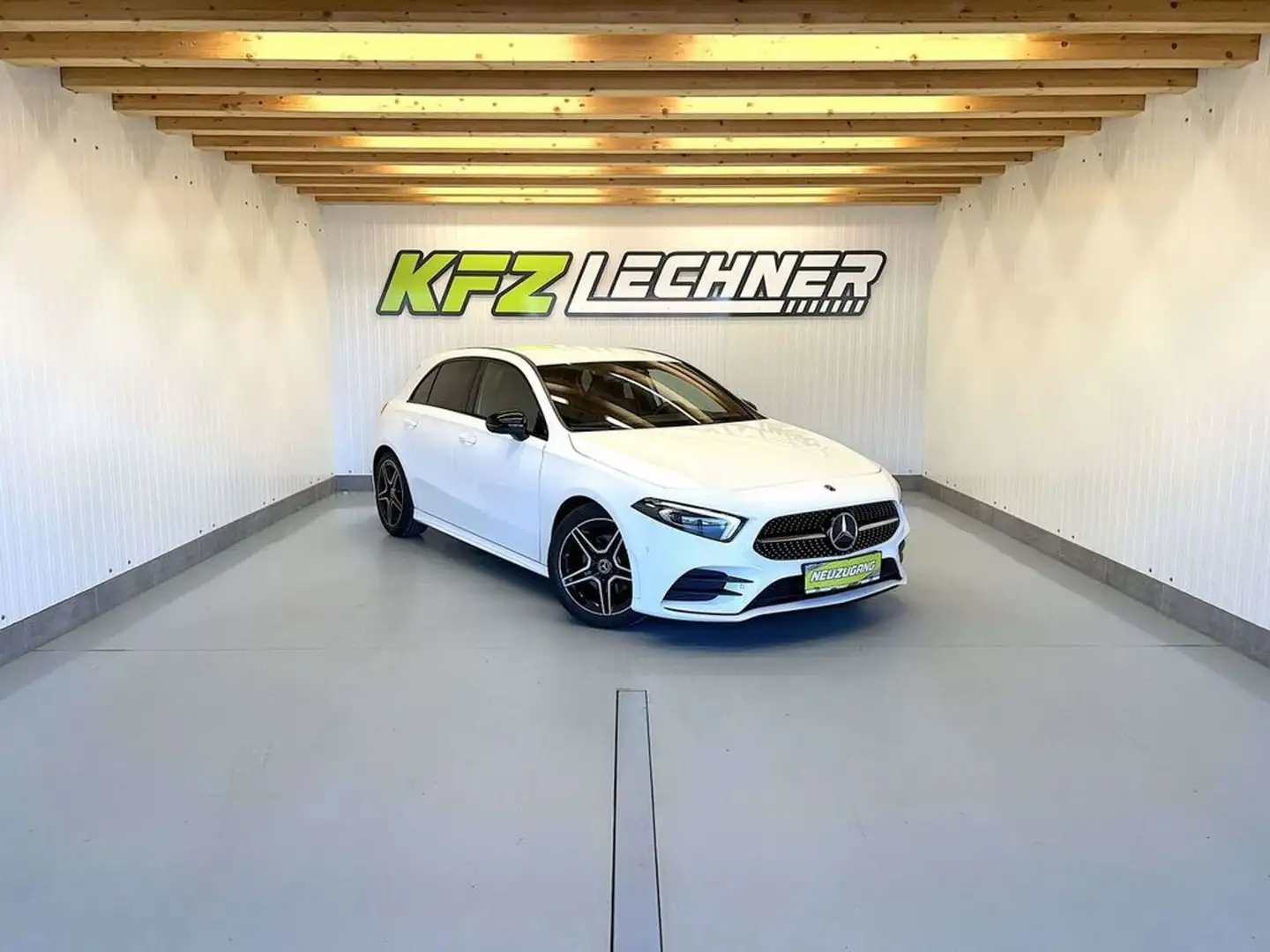 Mercedes-Benz A 180 ''AMG Line'' LED*R-KAM*NAVI*VIRT Weiß - 1