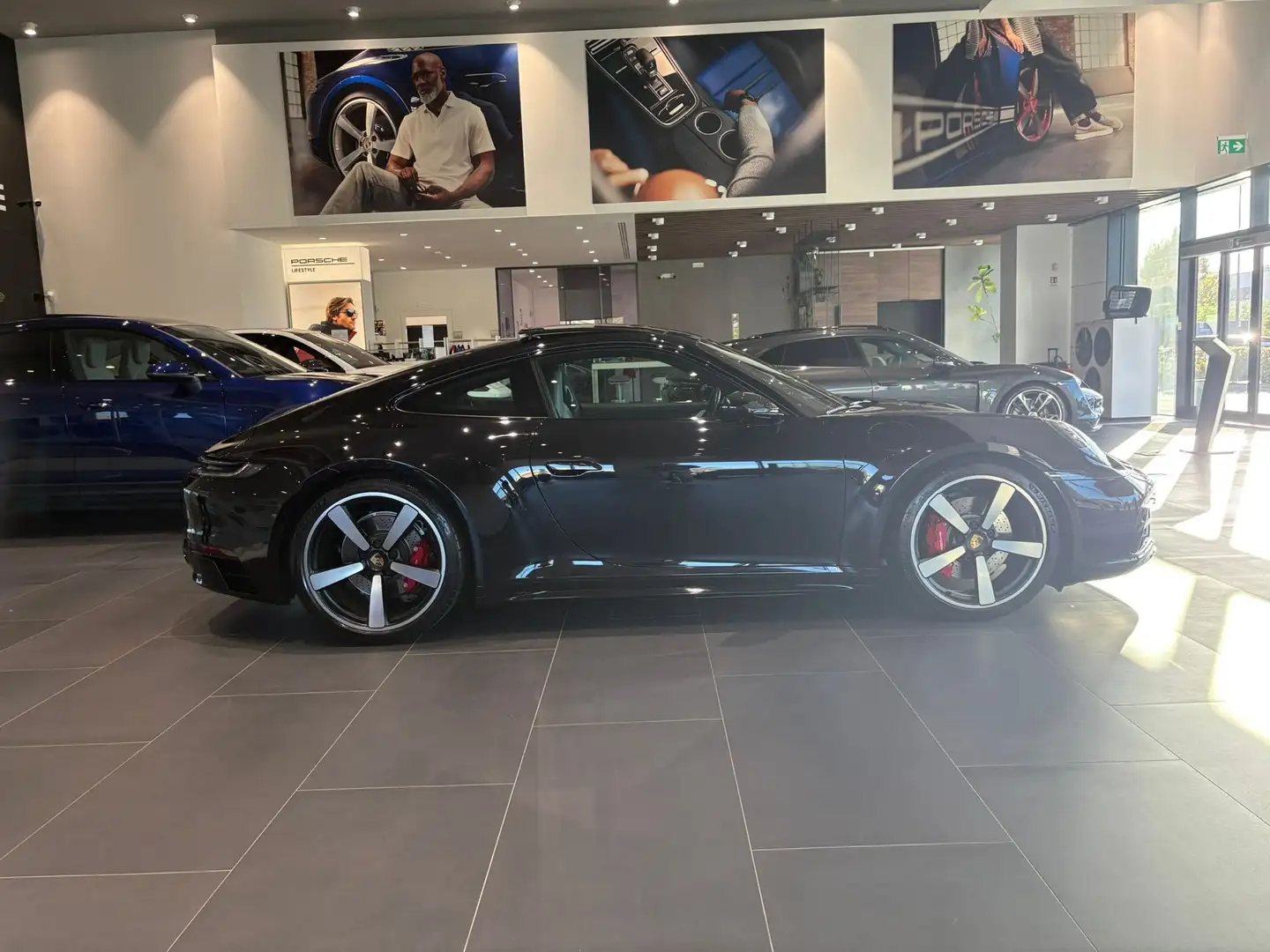 Porsche 911 911 Carrera 992 Coupe 3.0 Carrera 4S Noir - 2