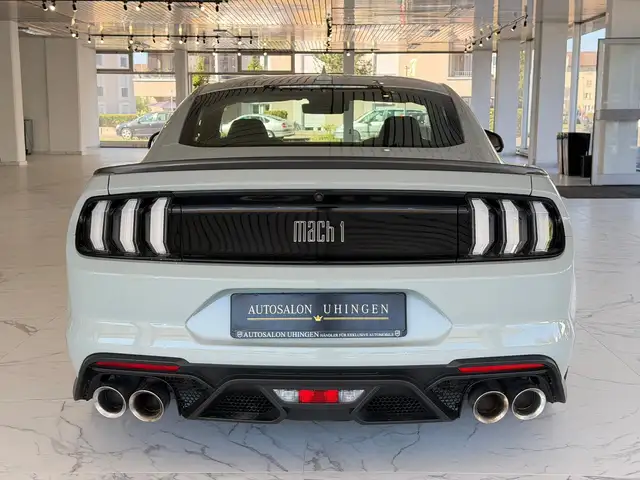 Ford Mustang view 7