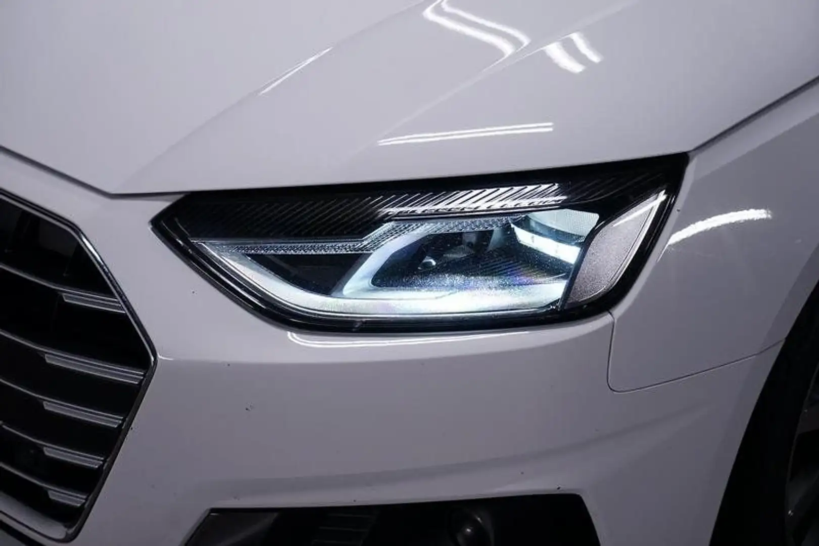 Audi A4 40 2.0 TDI quattro Avant advanced AUT/Navi/SH Blanc - 2