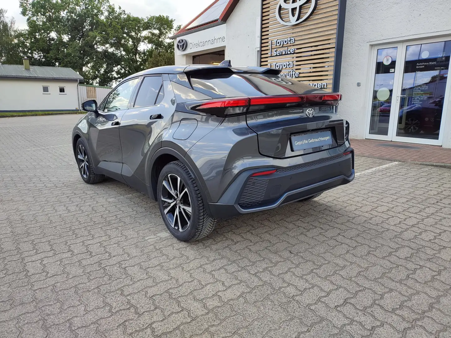 Toyota C-HR 1.8 Hybrid FWD Team Deutschland Grau - 2