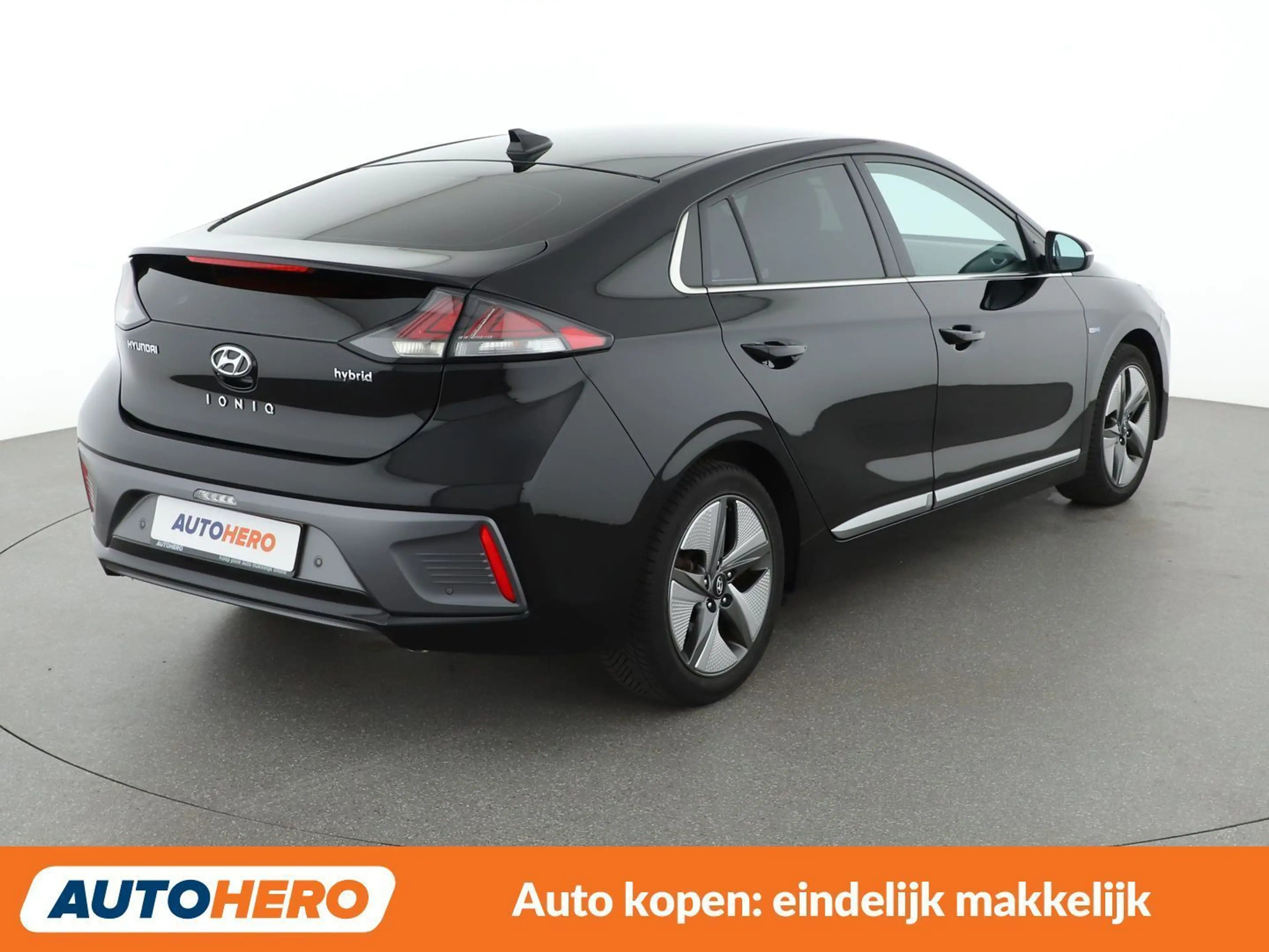 Hyundai IONIQ 1.6 Hybrid Creative — photo 6