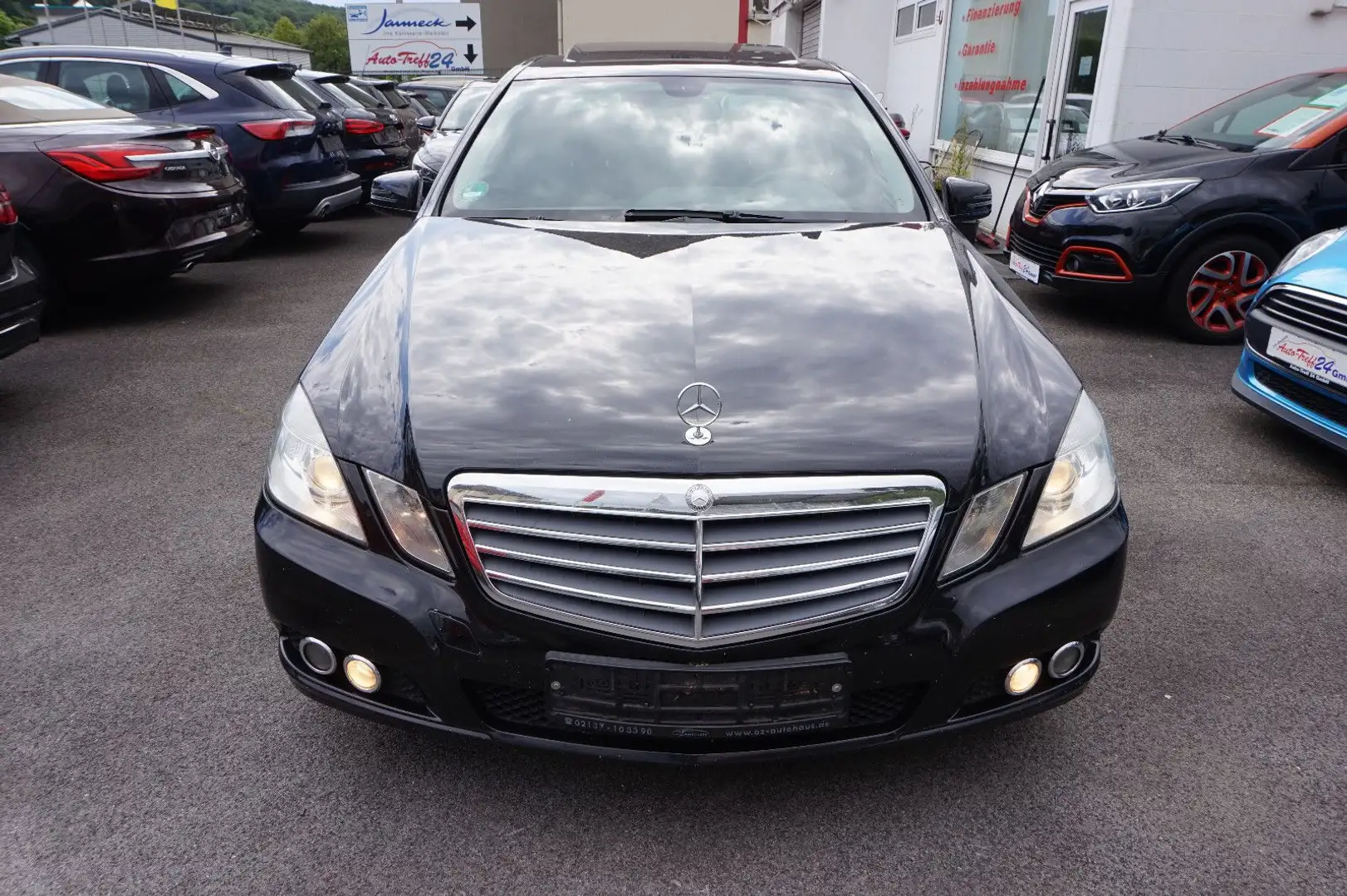 Mercedes-Benz E 300 CDI BlueEfficiency*Navi*e.GSD*Automatik* Schwarz - 2