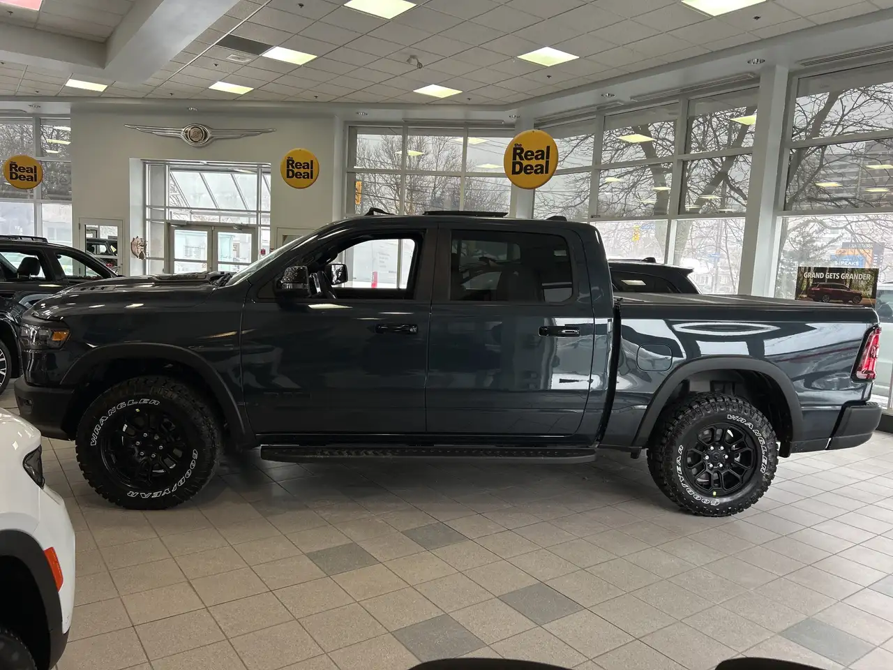 RAM 1500 снимка RAM 1500