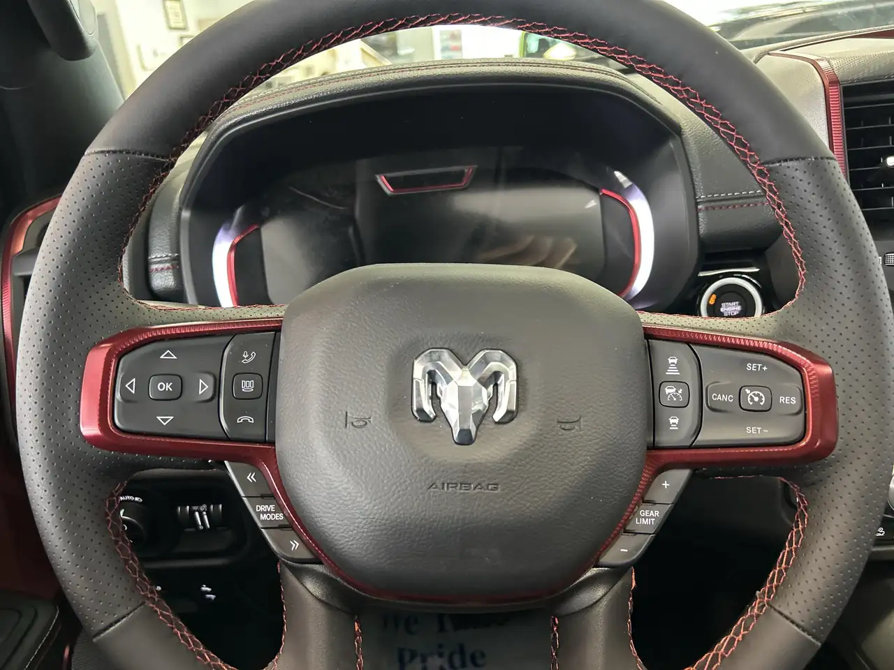 RAM 1500 снимка RAM 1500