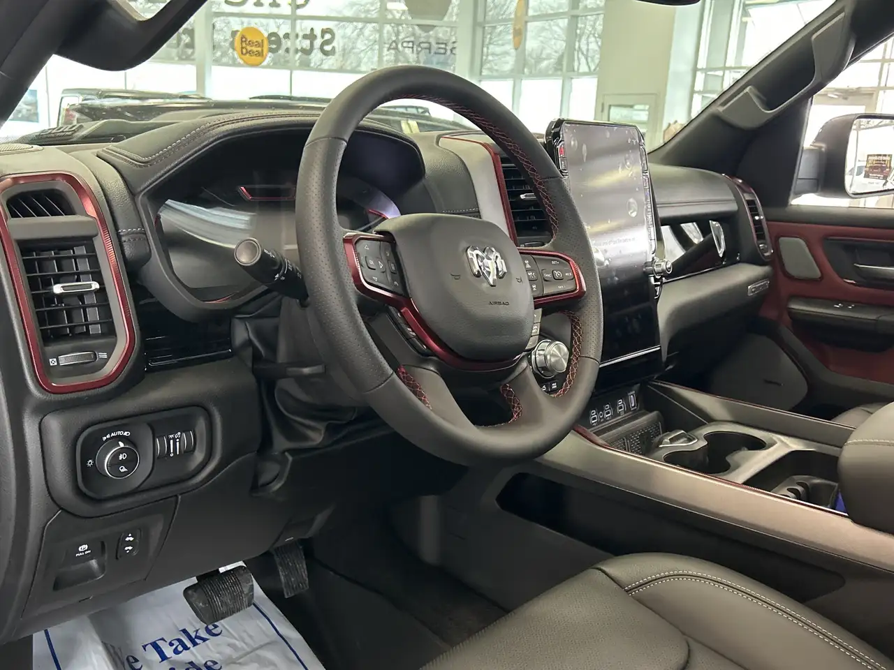 RAM 1500 снимка RAM 1500