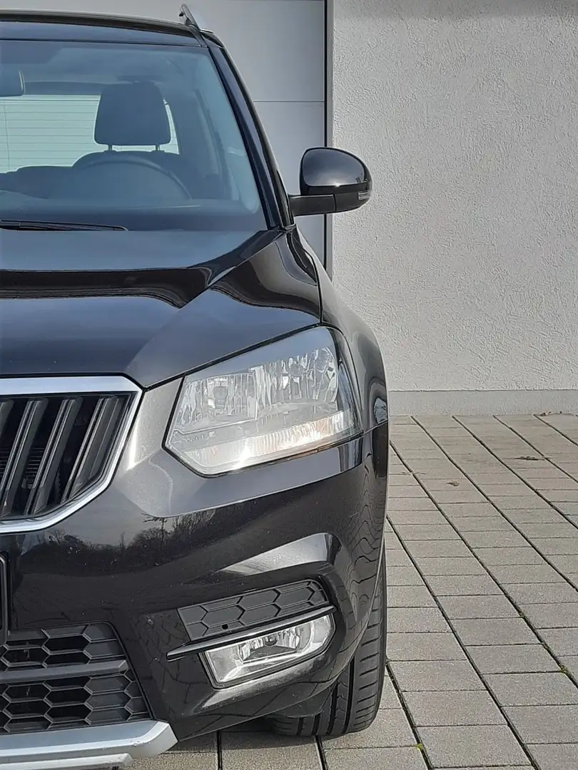 Skoda Yeti 4x4 2.0TDI/Off-Road As/Klima/AhK/Kam Schwarz - 1