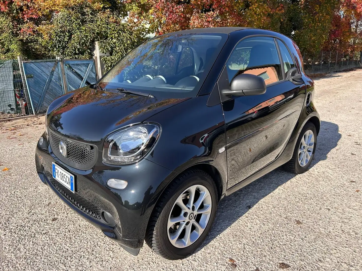 smart forTwo fortwo 70 1.0 Youngster Zwart - 1