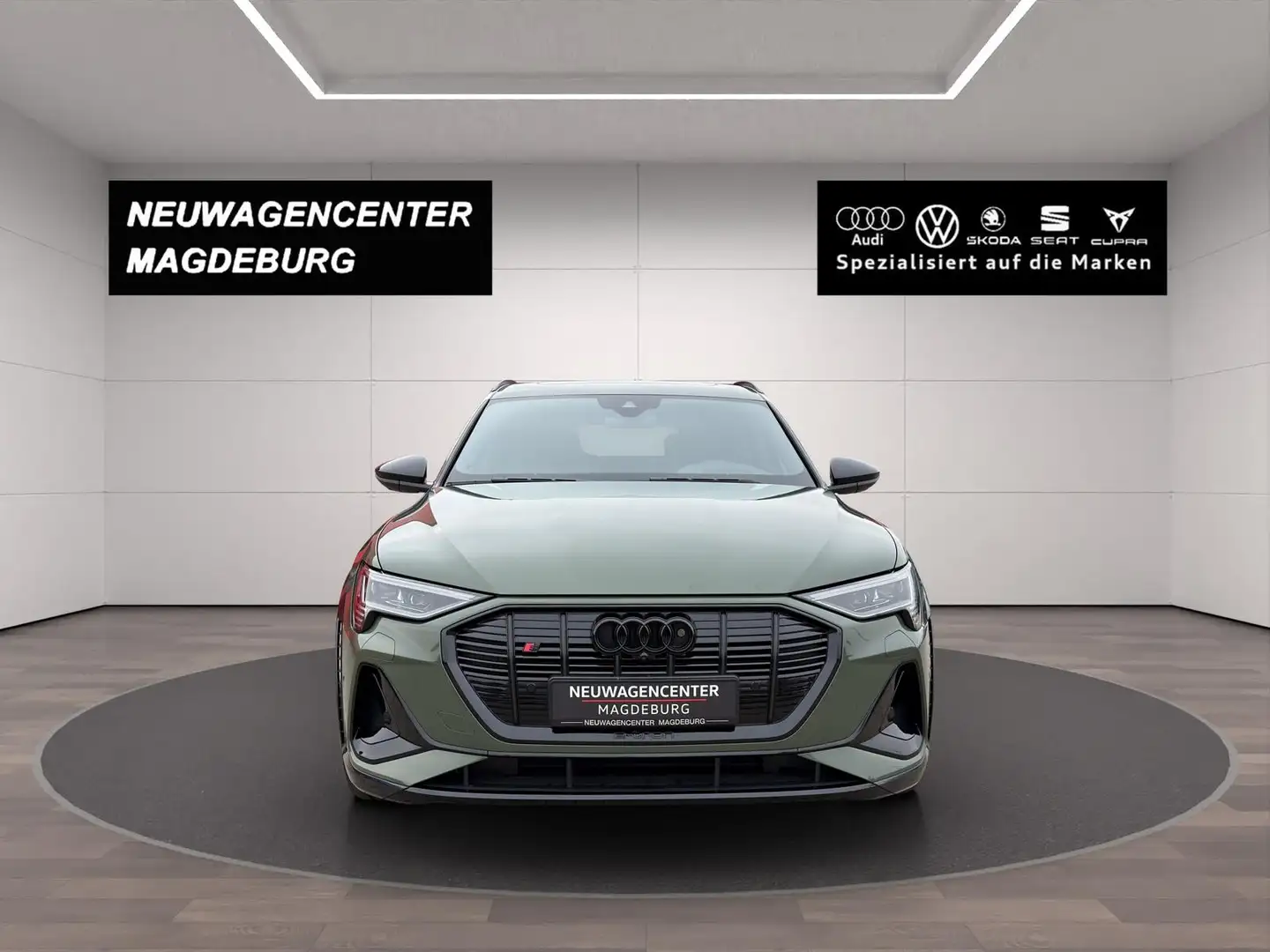 Audi e-tron Sportback S quattro*NACHT*PANO*B&O*ST.HZG*HuD*MATR Grün - 2