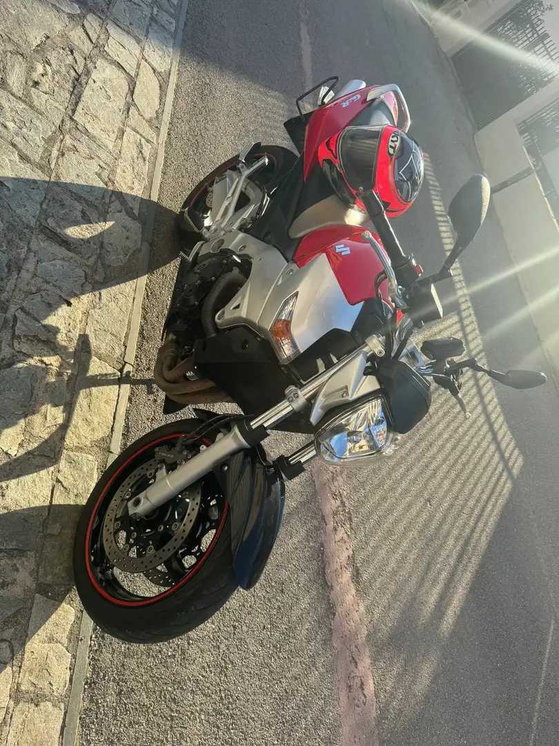 Suzuki GSR 600 Rosso - 2