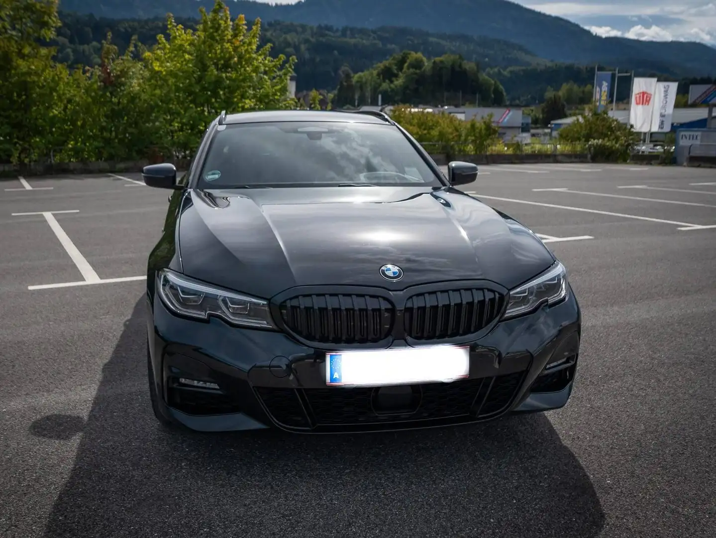 BMW 330 330 e xDrive M Sport Schwarz - 1