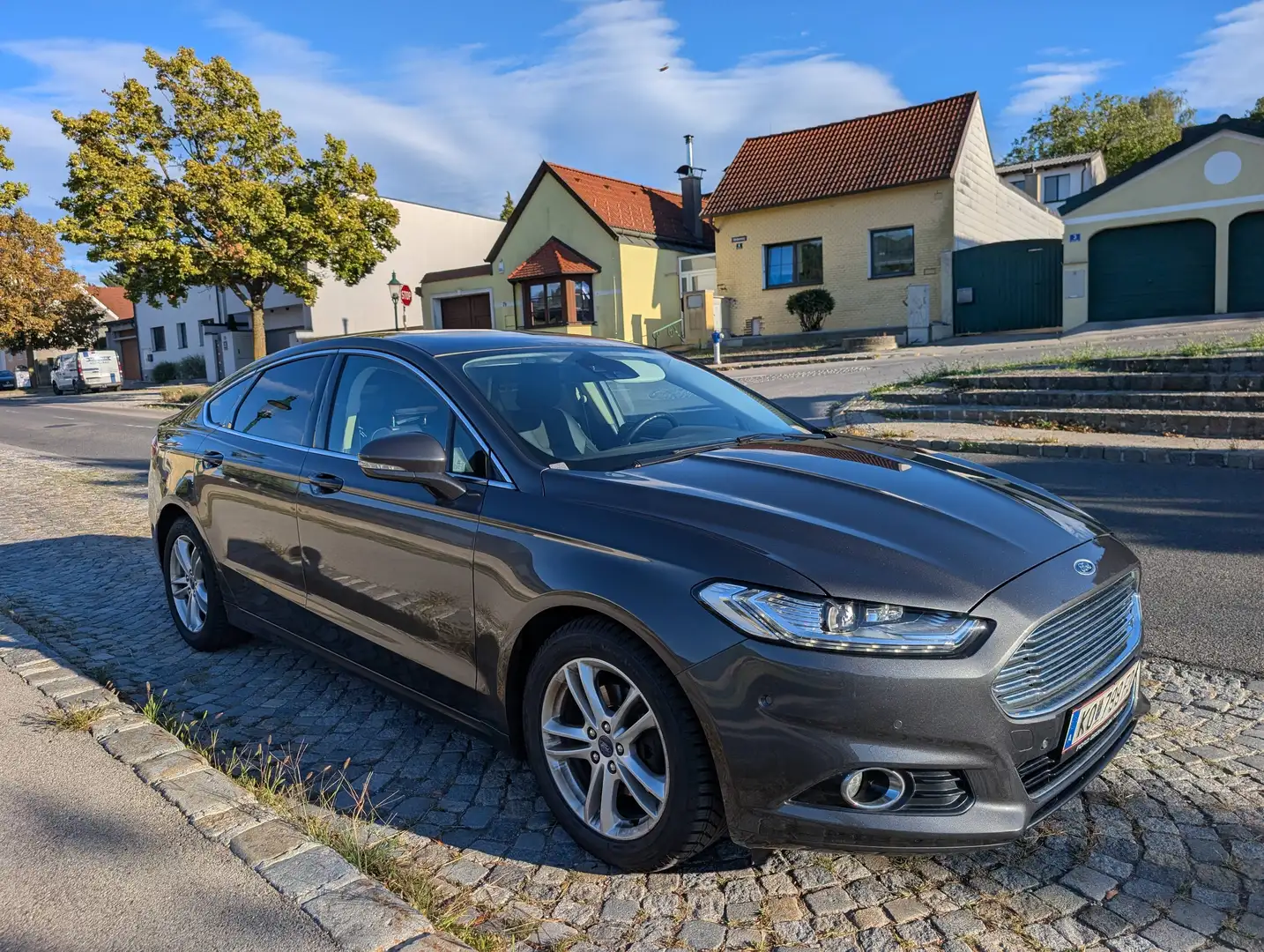 Ford Mondeo Mondeo Titanium 2,0 TDCi Titanium Grau - 2